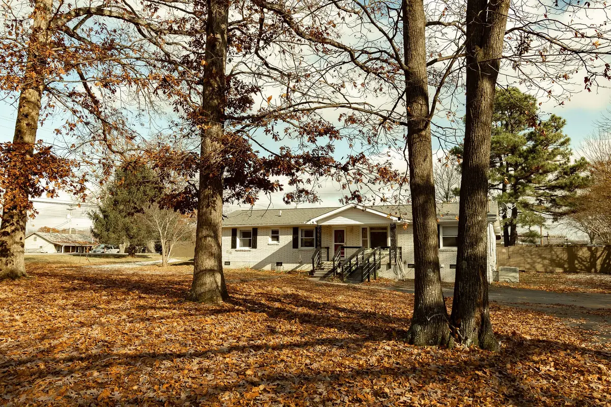 101 Southwood Dr, Dickson, TN 37055 - Image #1