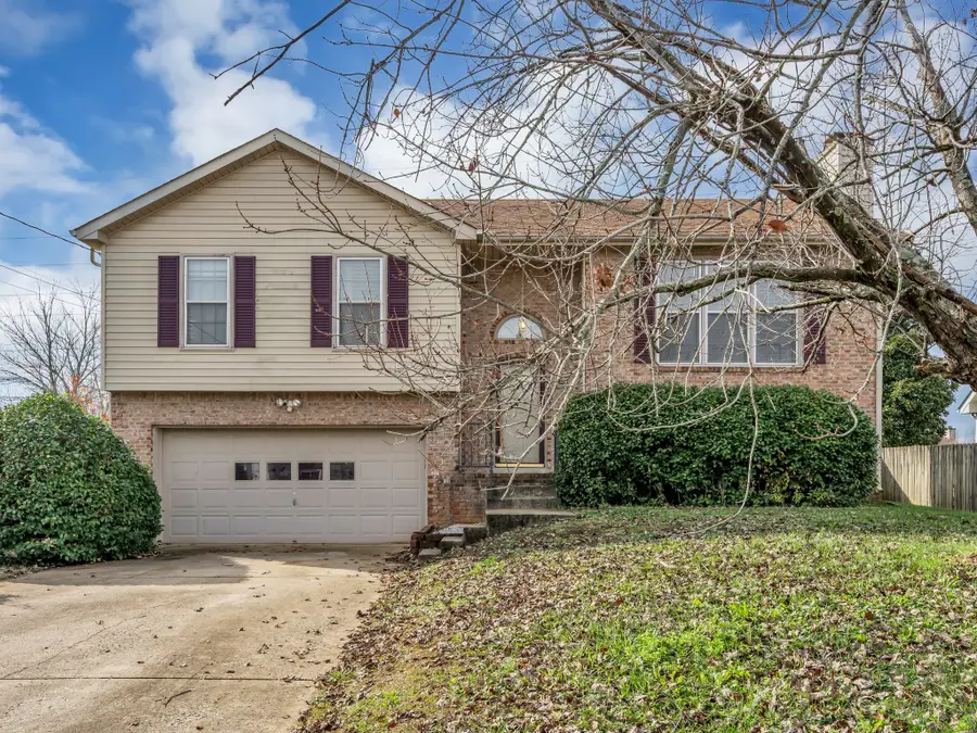 1246 Archwood Dr, Clarksville, TN 37042 - Image #2