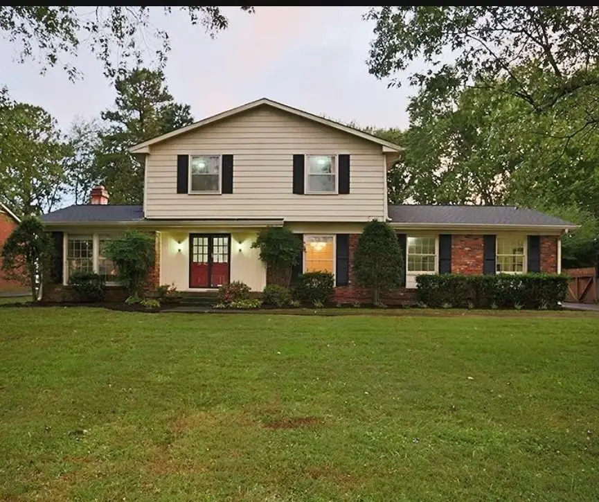 727 Harpeth Pkwy W, Nashville, TN 37221 - Image #1