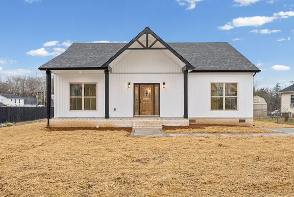 985 Long Beech Dr, Clarksville, TN 37042