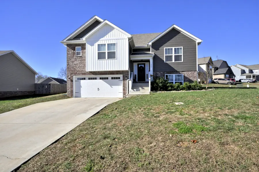 500 Macy Lynn Dr, Clarksville, TN 37042 - Image #2