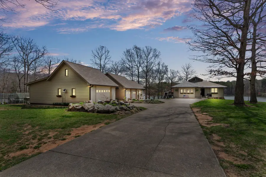 137 Lake Shore Blvd, Coalmont, TN 37313 - Image #3