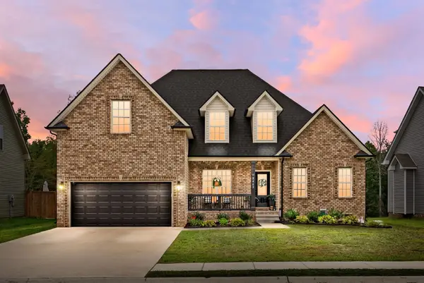 2462 Shadowood Rd, Clarksville, TN 37043