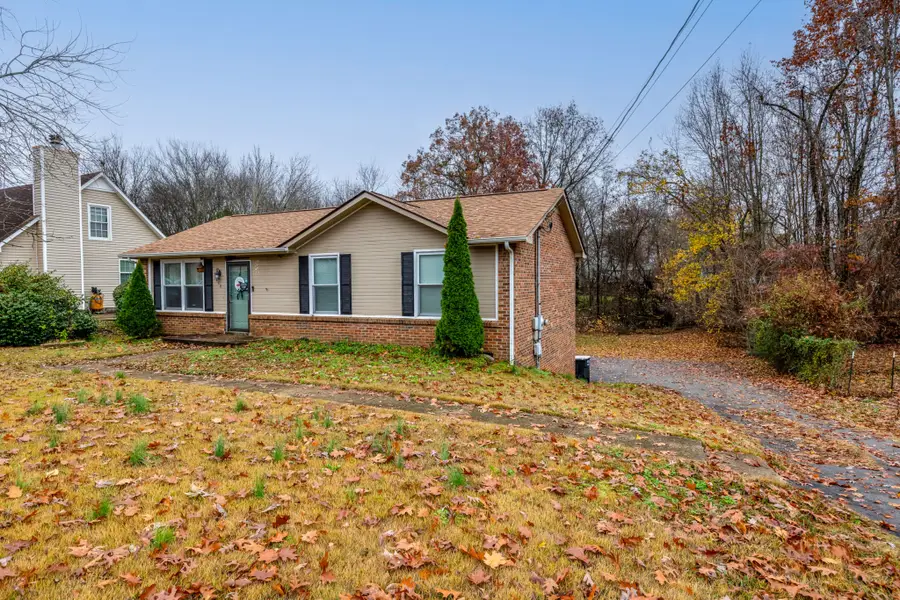 408 Newman Dr, Clarksville, TN 37042 - Image #2