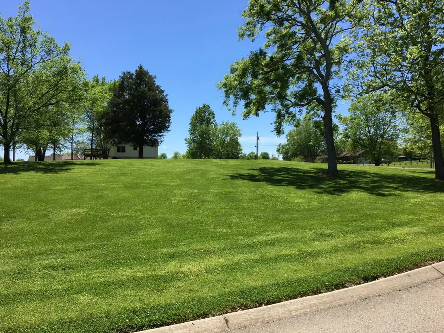 1605 Oak Mountain Dr, Columbia, TN 38401 - Image #3