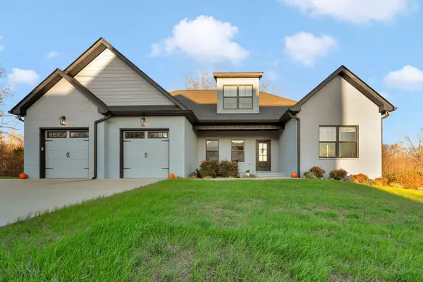 4 Evergreen Trl, Burns, TN 37029