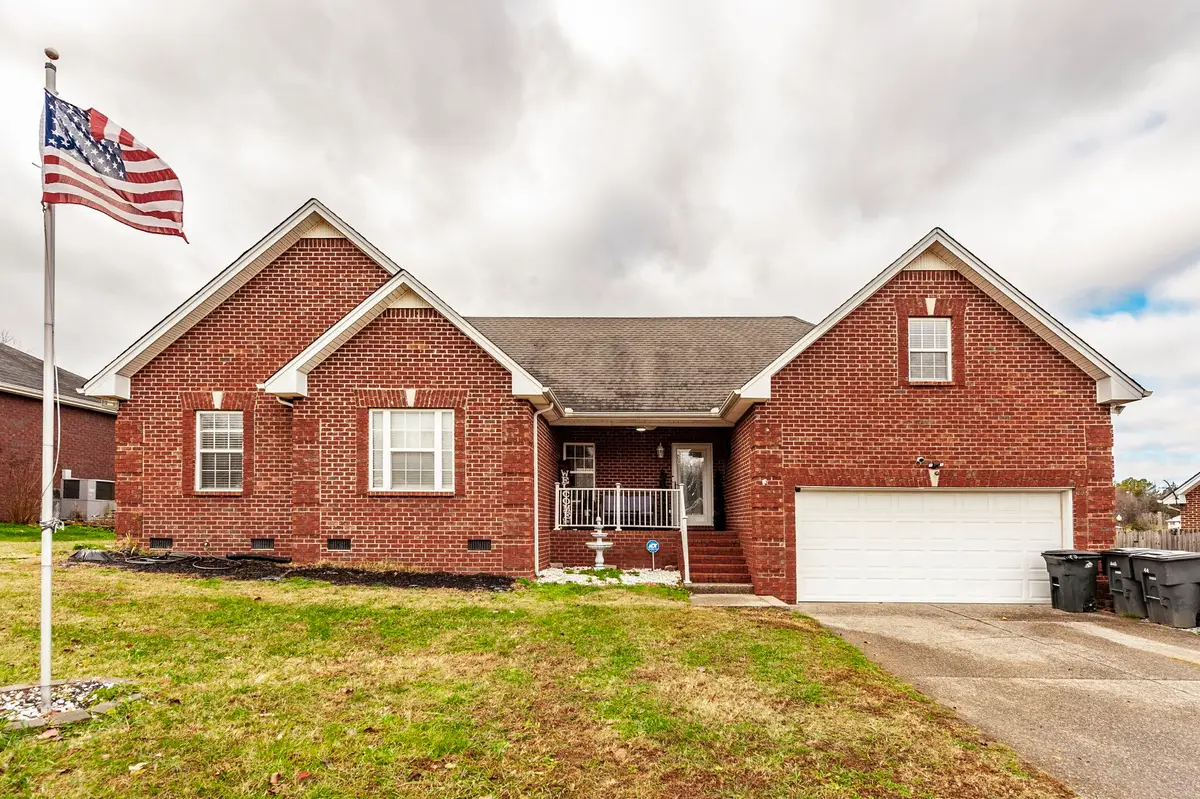 446 Robins Trl, Westmoreland, TN 37186 - Image #1