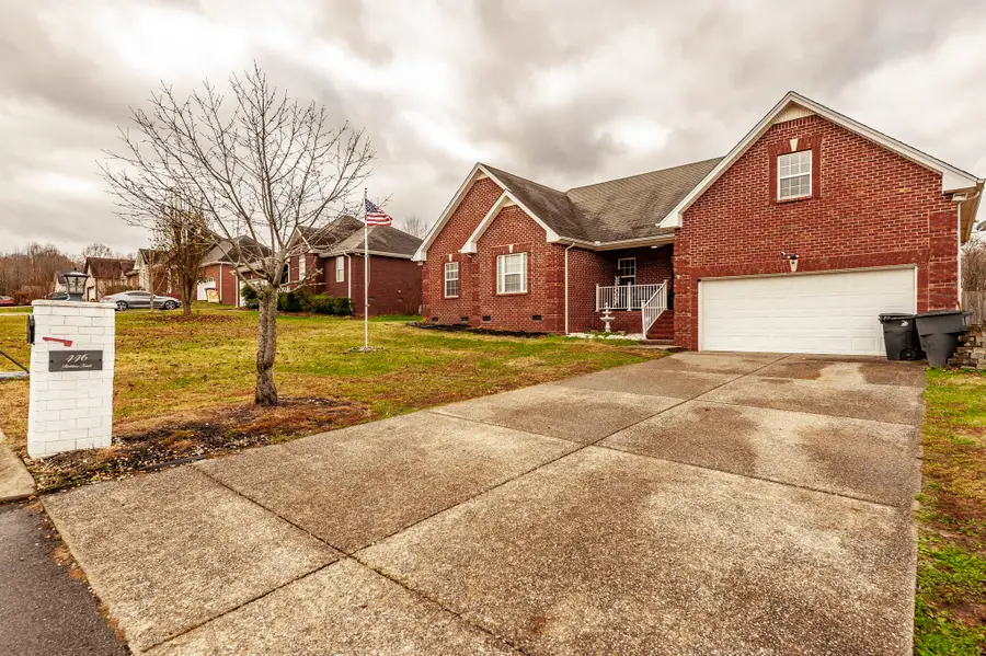 446 Robins Trl, Westmoreland, TN 37186 - Image #2