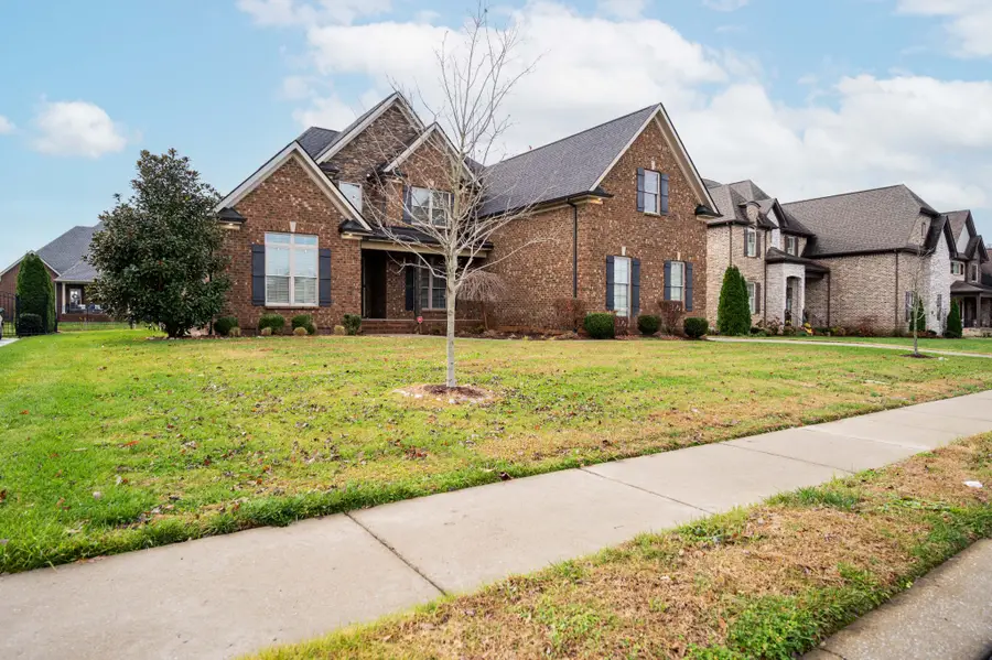 718 Dallas Ct, Murfreesboro, TN 37130 - Image #2