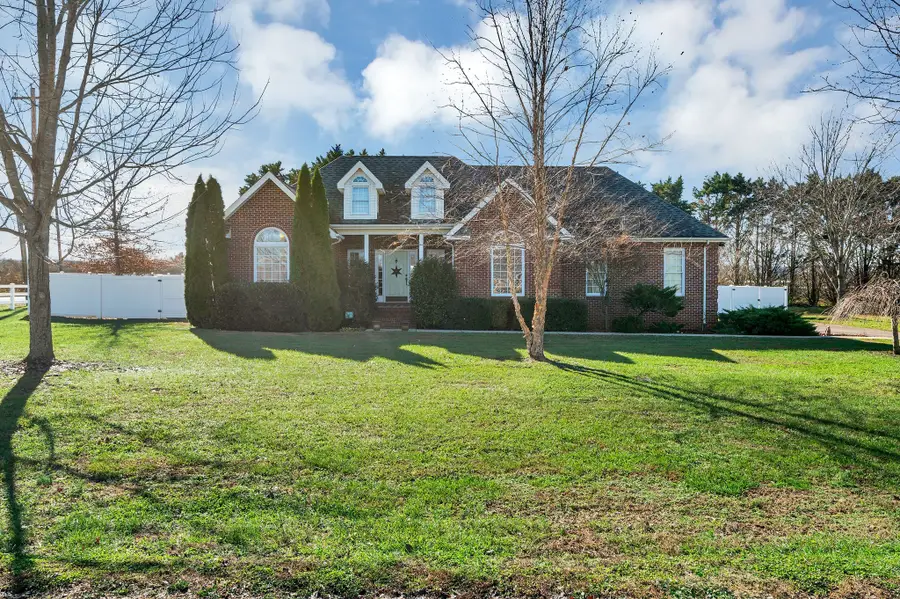 17 Favre Cir, Winchester, TN 37398 - Image #2
