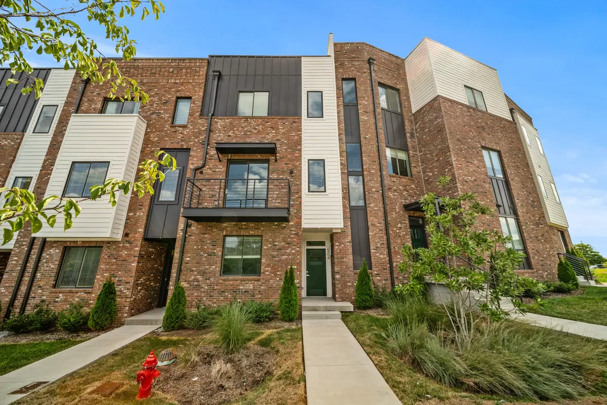 504 W Trinity Ln, Nashville, TN 37207 - Image #1