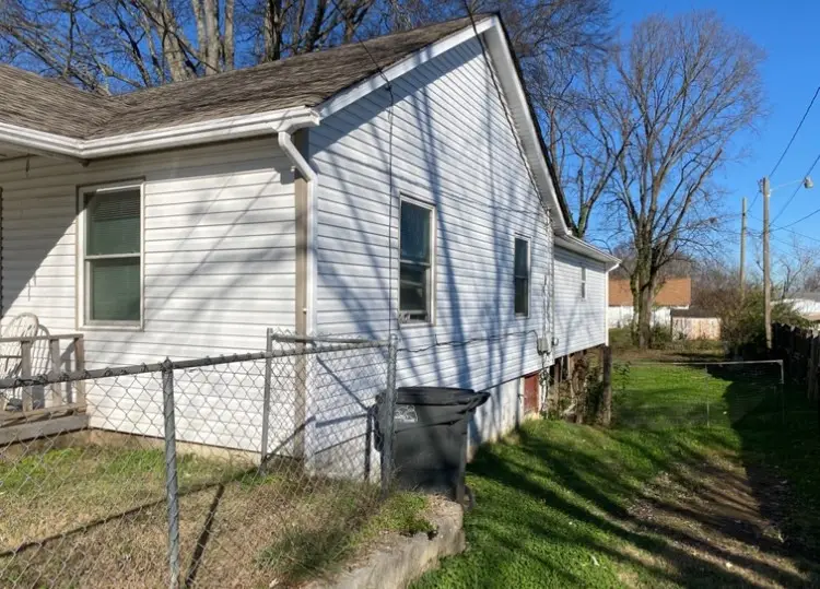 319 E 17th St, Columbia, TN 38401 - Image #2