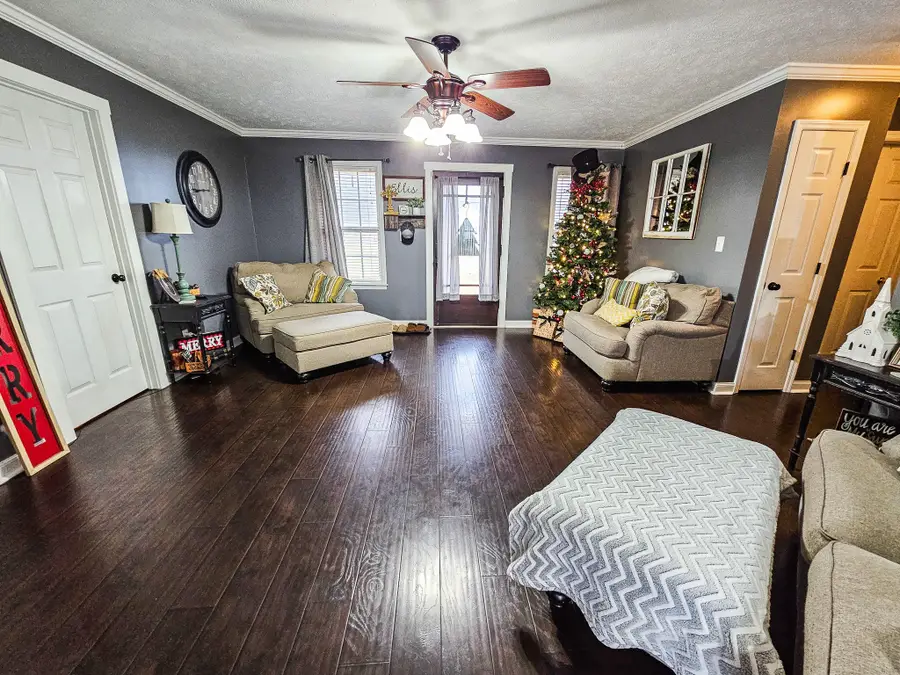 16 Volunteer Rd, Petersburg, TN 37144 - Image #2