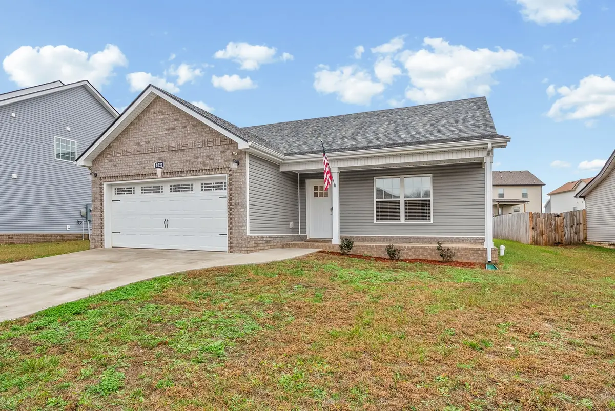 1021 Whitney Dr, Clarksville, TN 37042 - Image #1