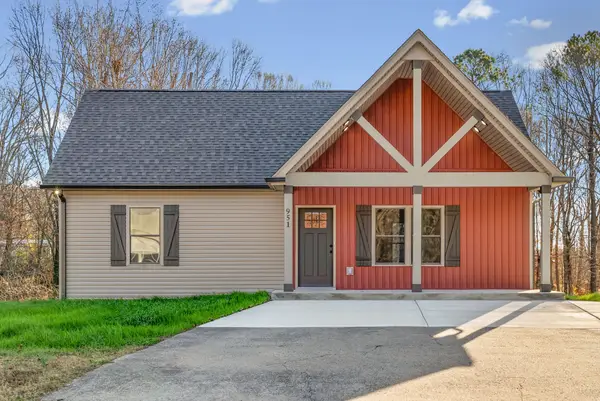 951 Cumberland Heights Rd, Clarksville, TN 37040