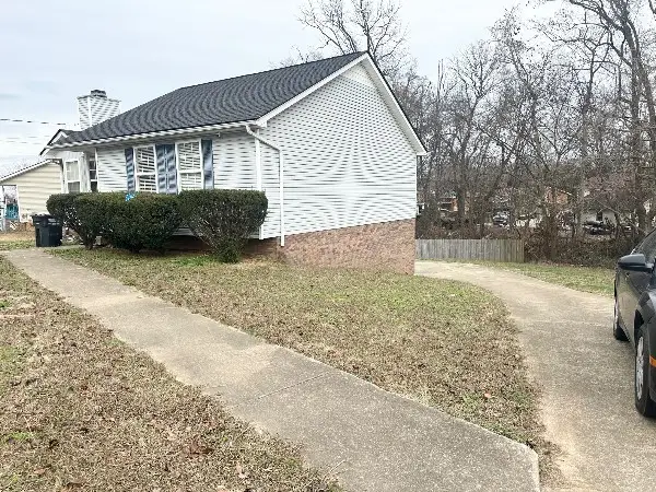 586 Somerset Ln, Clarksville, TN 37042