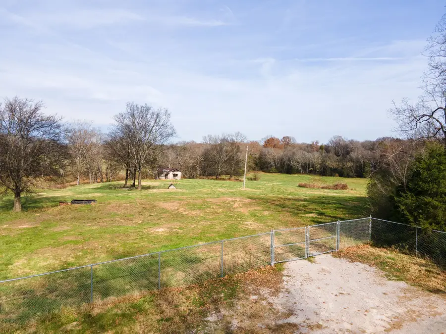 1201 Harris Rd, Columbia, TN 38401 - Image #3