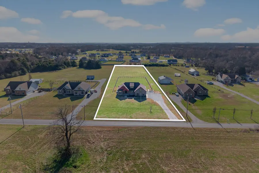 1347 Neil Rd, Chapel Hill, TN 37034 - Image #2