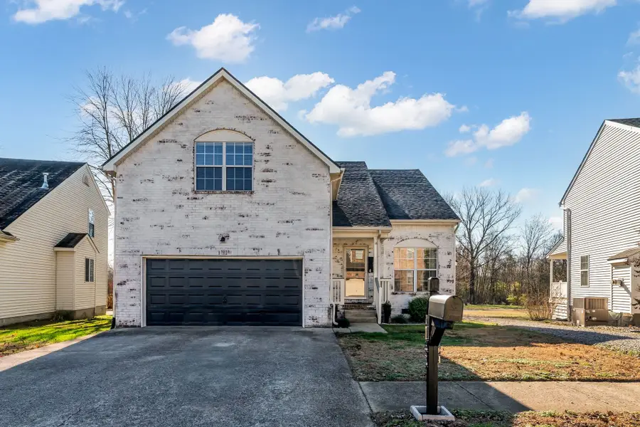 165 Sumner Meadows Ln, Hendersonville, TN 37075 - Image #2