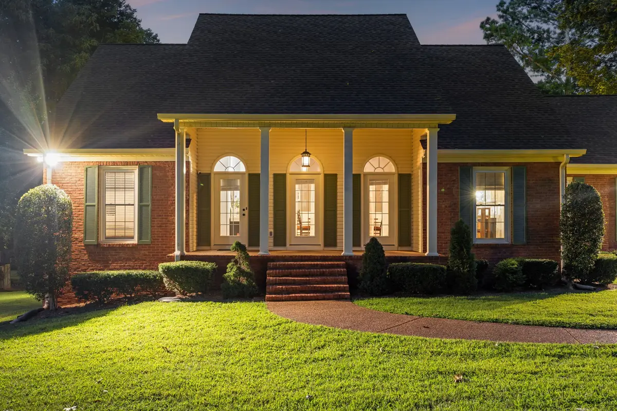 1205 Sunnyside Dr, Columbia, TN 38401 - Image #1