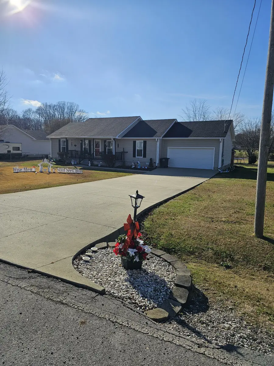 100 Ourtown Ct, Lafayette, TN 37083 - Image #3