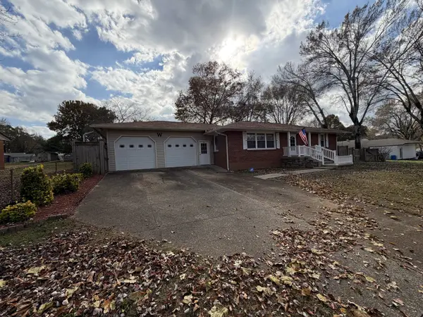 204 Park Ln, Clarksville, TN 37042