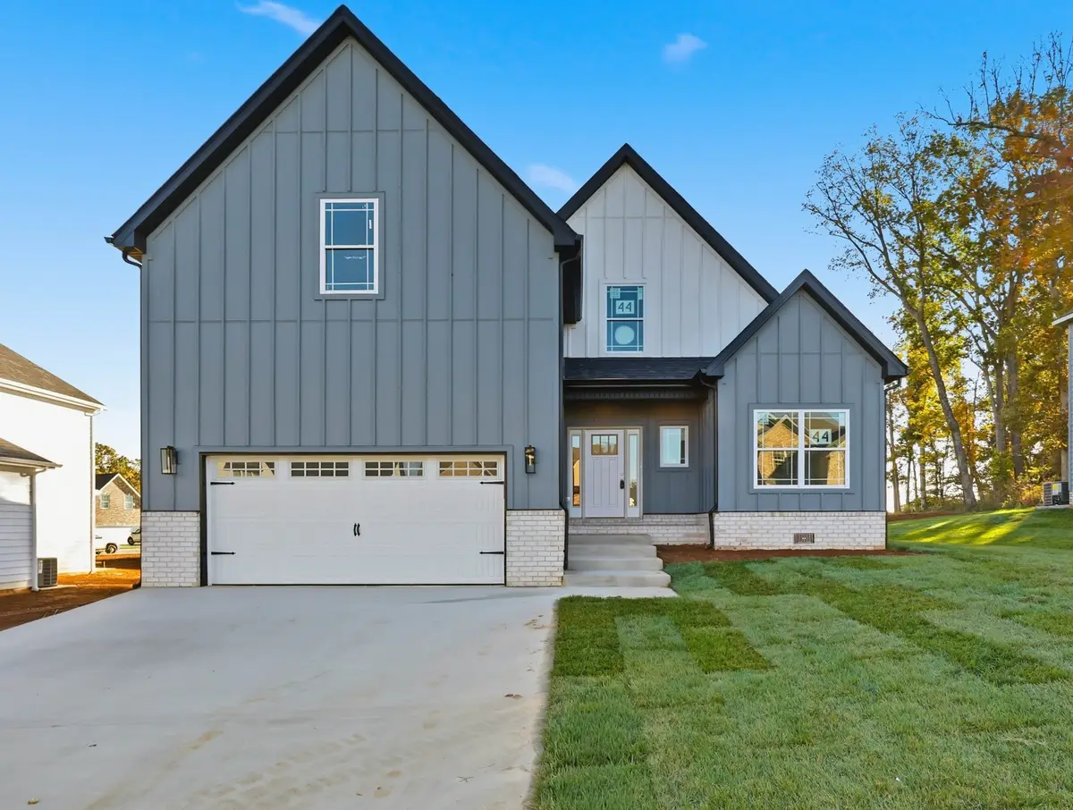 994 Alton Dr, Clarksville, TN 37043 - Image #1