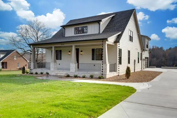 924 Hafner Road, Charlotte, TN 37036