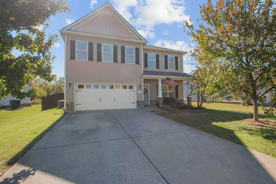 2105 Longhunter Chase Dr, Spring Hill, TN 37174 - Image #2