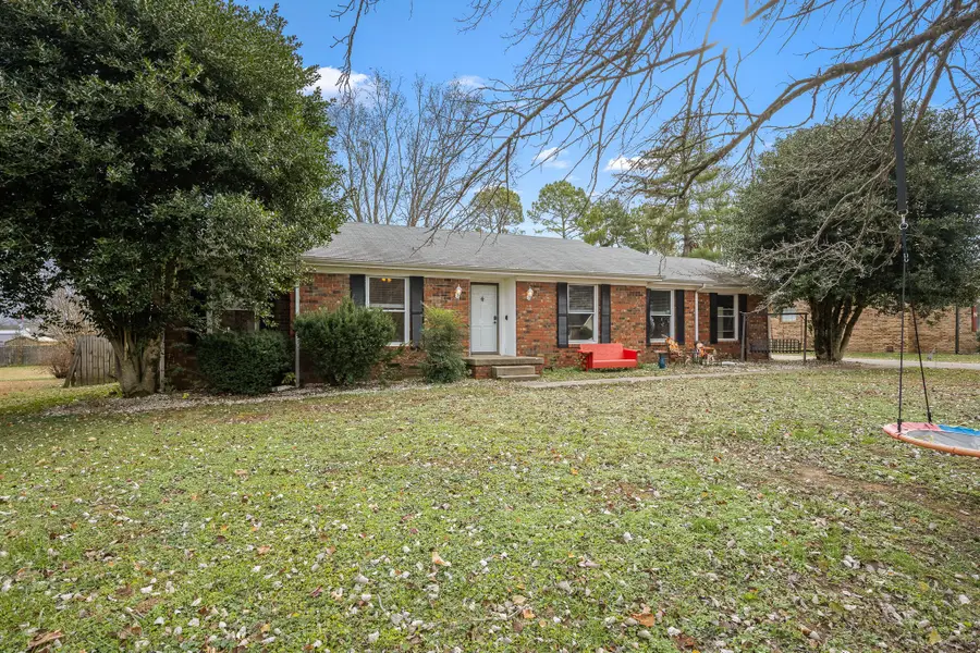 1265 Woodvale Dr, Gallatin, TN 37066 - Image #2