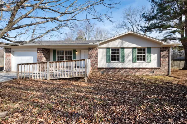 12 Hattie Dr, Fayetteville, TN 37334