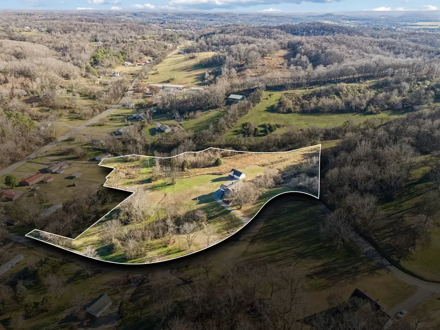 411 Mountain View Dr, Pulaski, TN 38478 - Image #2