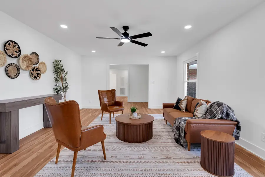 518 Sharondale Dr, Tullahoma, TN 37388 - Image #3