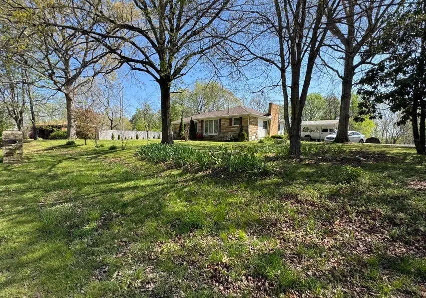 917 Columbia Ave, Centerville, TN 37033 - Image #3