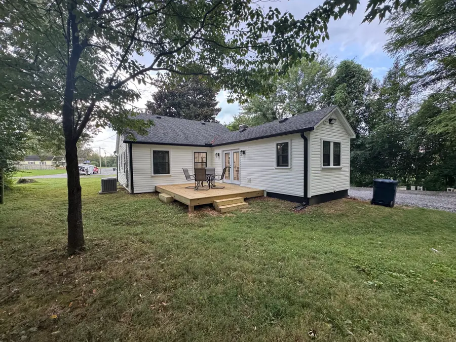 109 Wilson St, Smithville, TN 37166 - Image #2