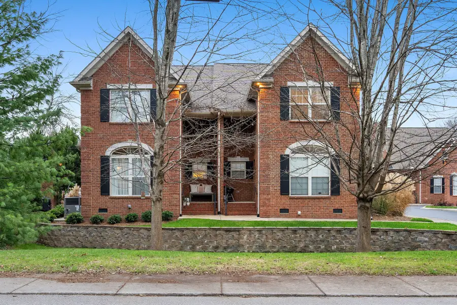 128 Brilliantine Cir, Franklin, TN 37064 - Image #2