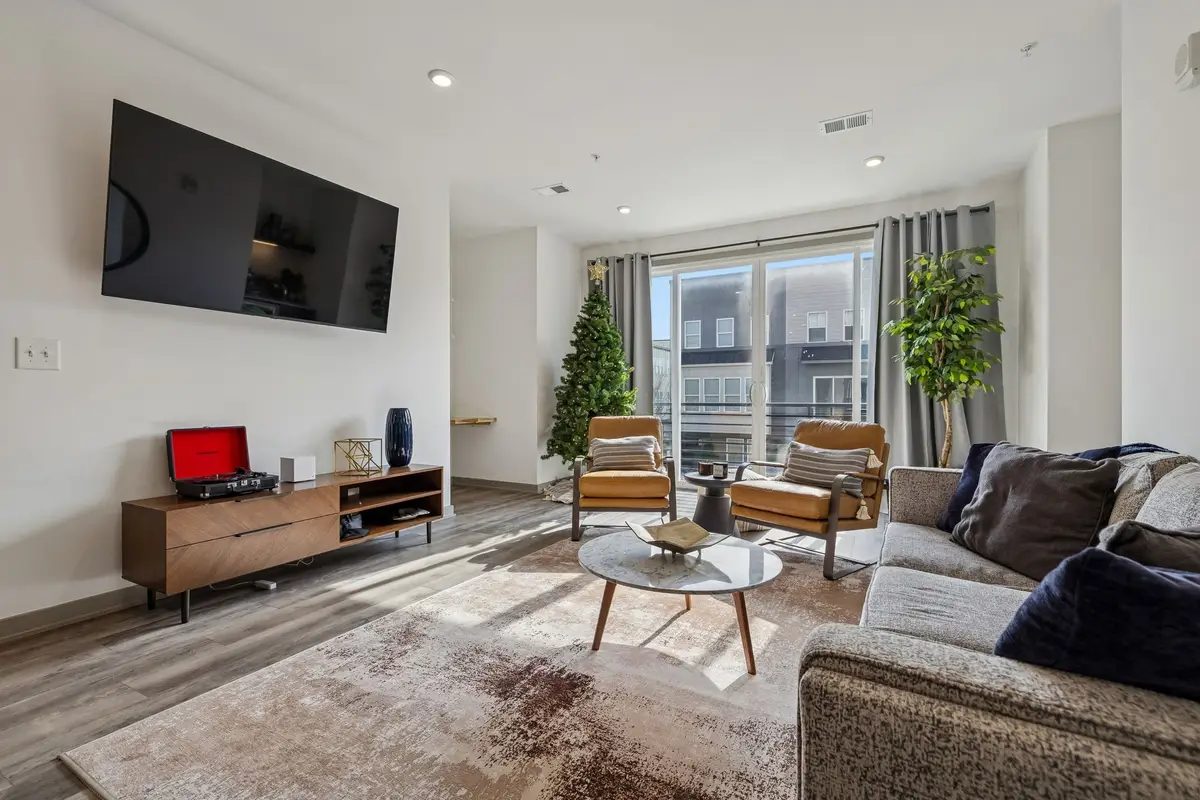 2004 Edison Park Ln, Nashville, TN 37209 - Image #1