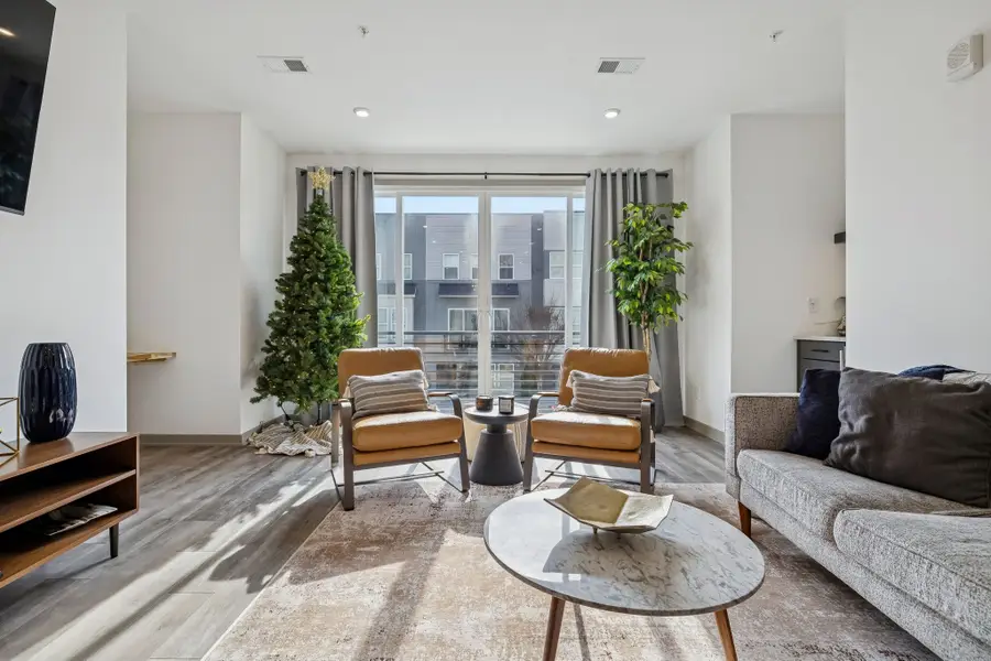 2004 Edison Park Ln, Nashville, TN 37209 - Image #3