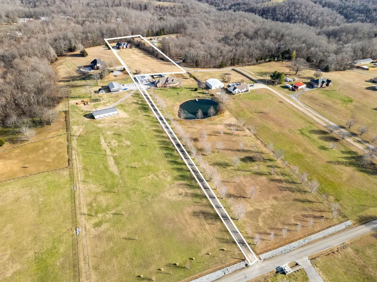 4947 Albert Fentress Rd, Greenbrier, TN 37073 - Image #1