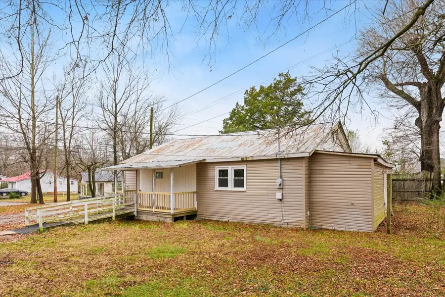 209 Smith Ave, Hohenwald, TN 38462 - Image #3