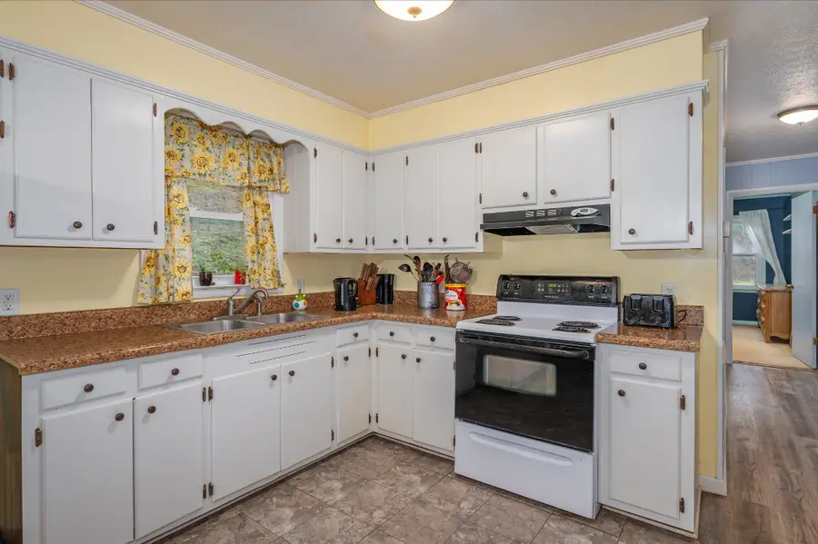 4428 Jennings Creek Hwy, Whitleyville, TN 38588 - Image #3