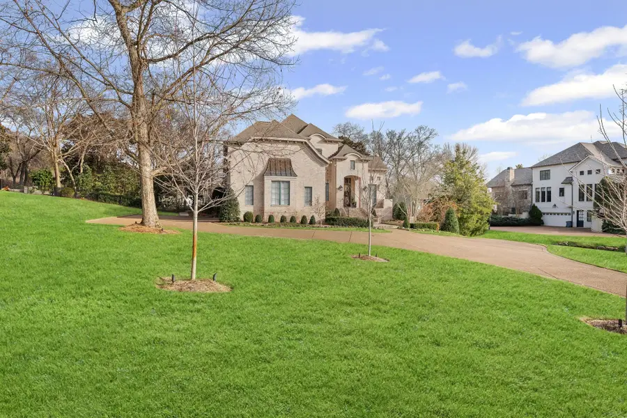 381 Lake Valley Dr, Franklin, TN 37069 - Image #2