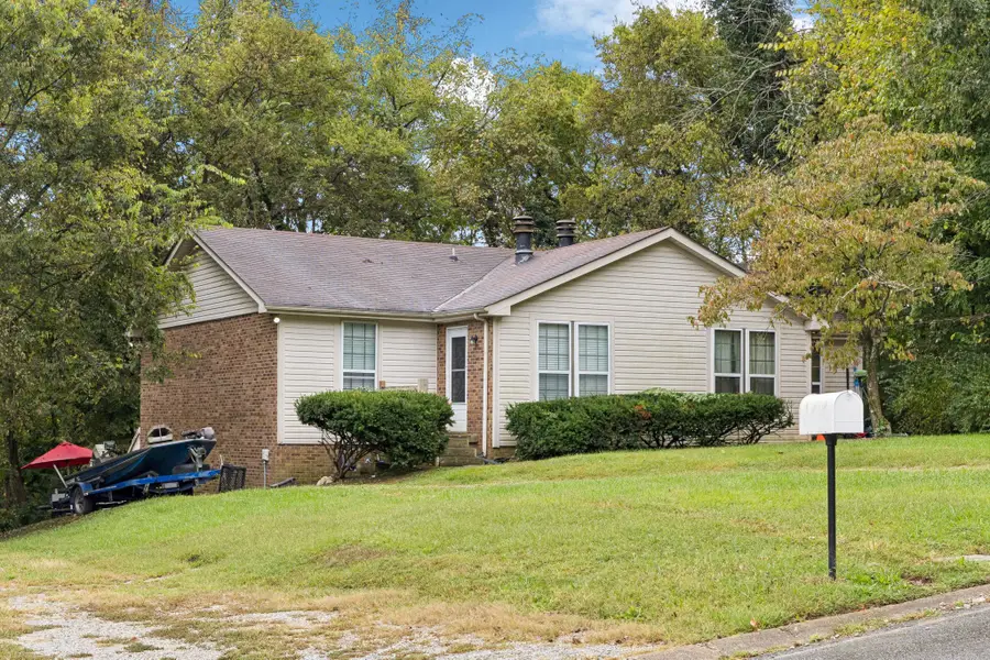 3245 Niagara Dr, Nashville, TN 37214 - Image #2