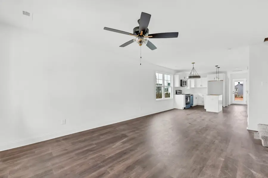 195 Quarry View Ct, Clarksville, TN 37043 - Image #2