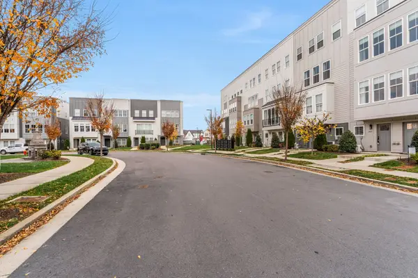 2032 Edison Park Ln, Nashville, TN 37209