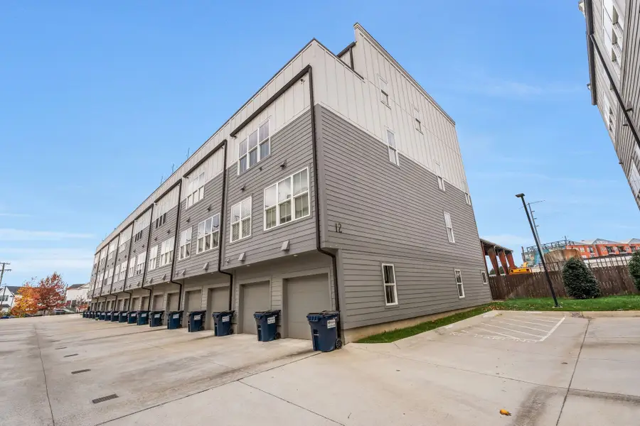 2032 Edison Park Ln, Nashville, TN 37209 - Image #2