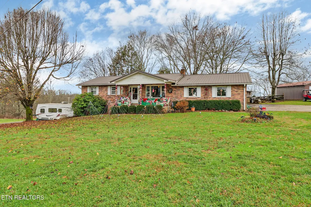 2620 Deer Lodge Hwy, Deer Lodge, TN 37726 - Image #1