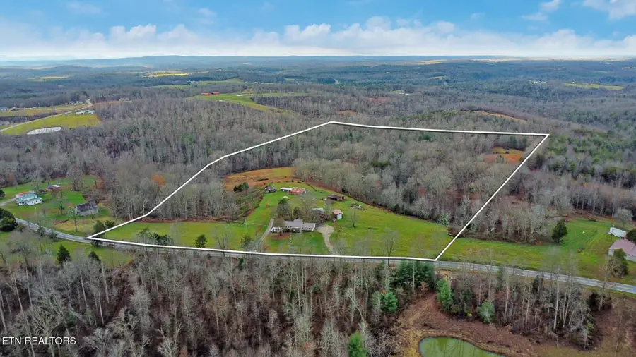 2620 Deer Lodge Hwy, Deer Lodge, TN 37726 - Image #2