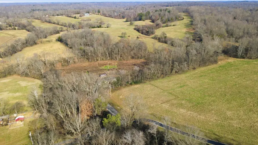 2535 Toler Ct, Woodlawn, TN 37191 - Image #2