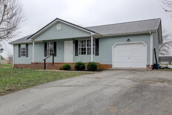 920 Linda Dr, Oak Grove, KY 42262